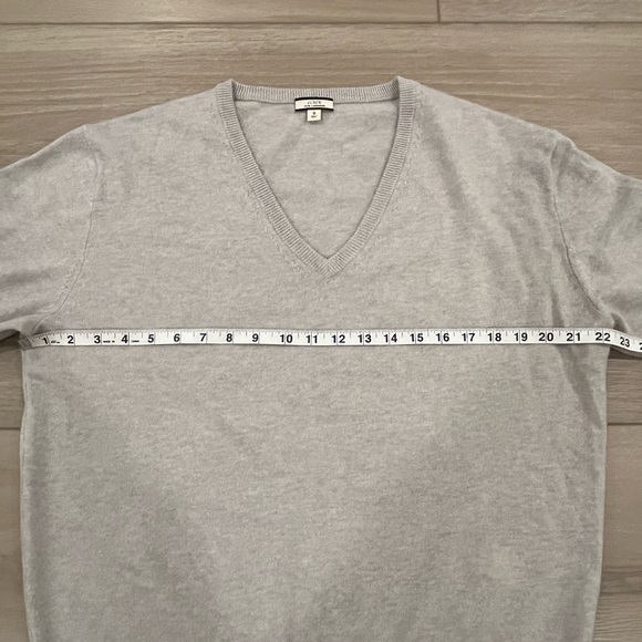 J. Crew Cashmere relaxed V-neck sweater BA394 Size S Lavender/Gray - Picture 3 of 7